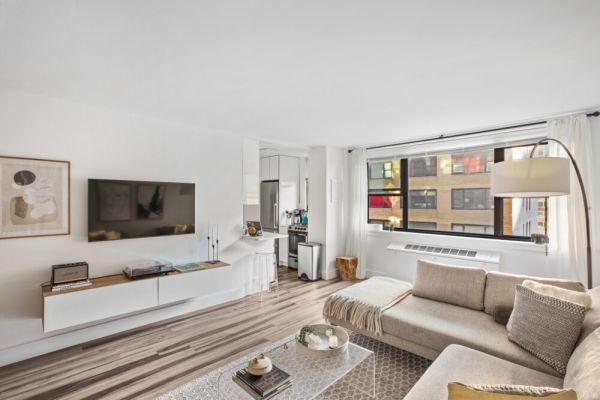 Nice Stay | Columbus Circle | 12E